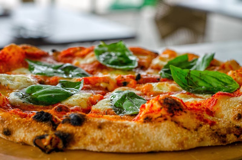 Margherita Classica - classic Italian margherita pizza